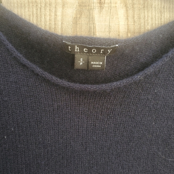 Theory Cashmere Sweater Top Size Small - Picture 2 of 4